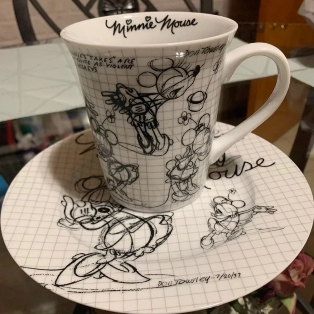 New Minnie Mouse mug and plate set